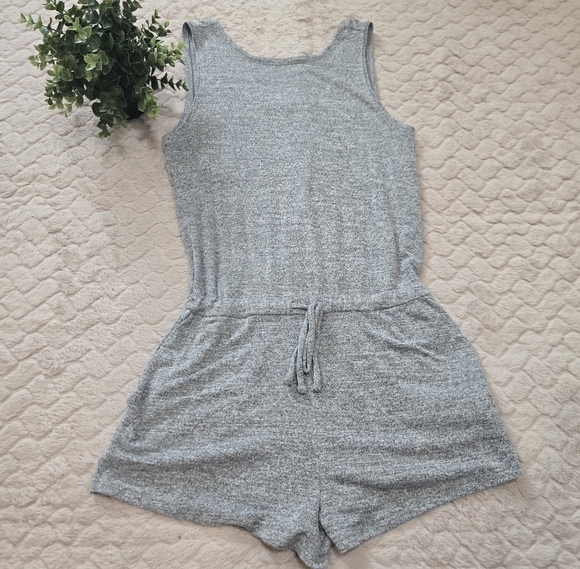 GAP Pants - GAP Gray Scoop Back Waist-Defined Sleeveless Romper, Size Medium